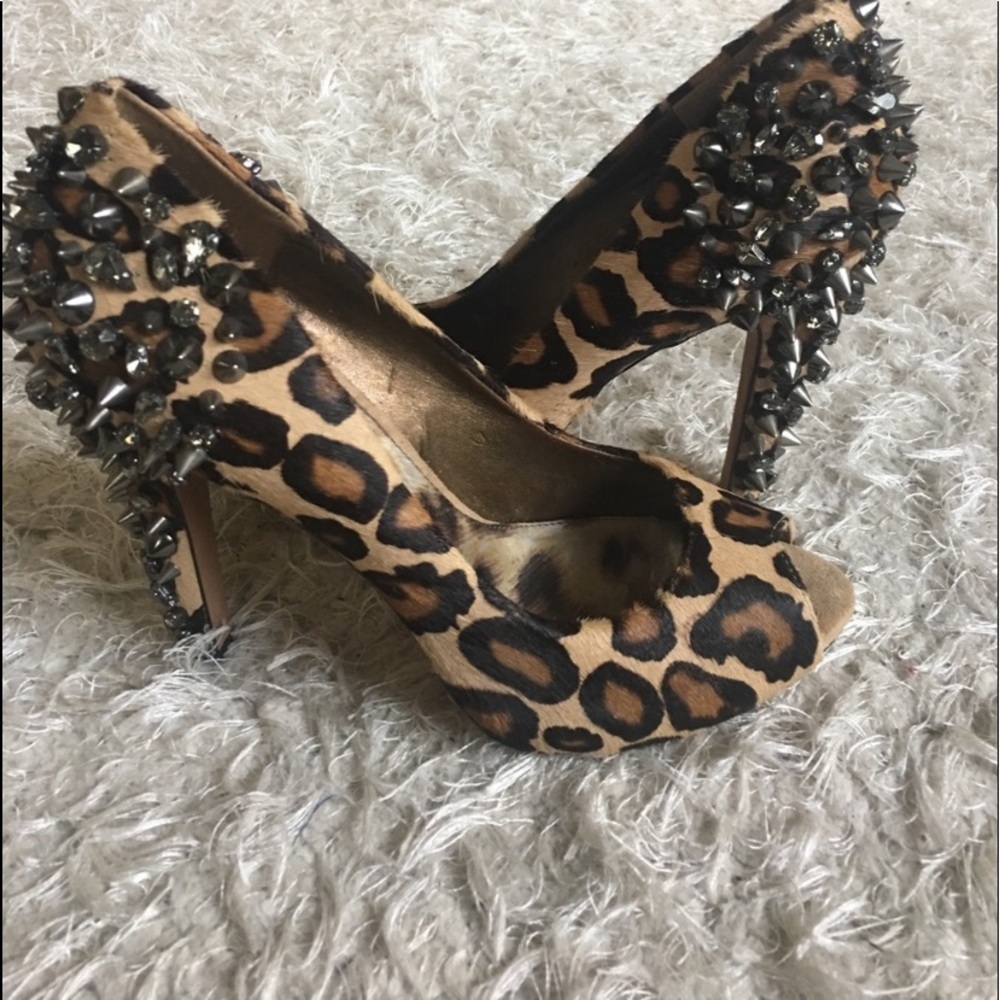 Sam Edelman Lorissa Studded Leopard Pump